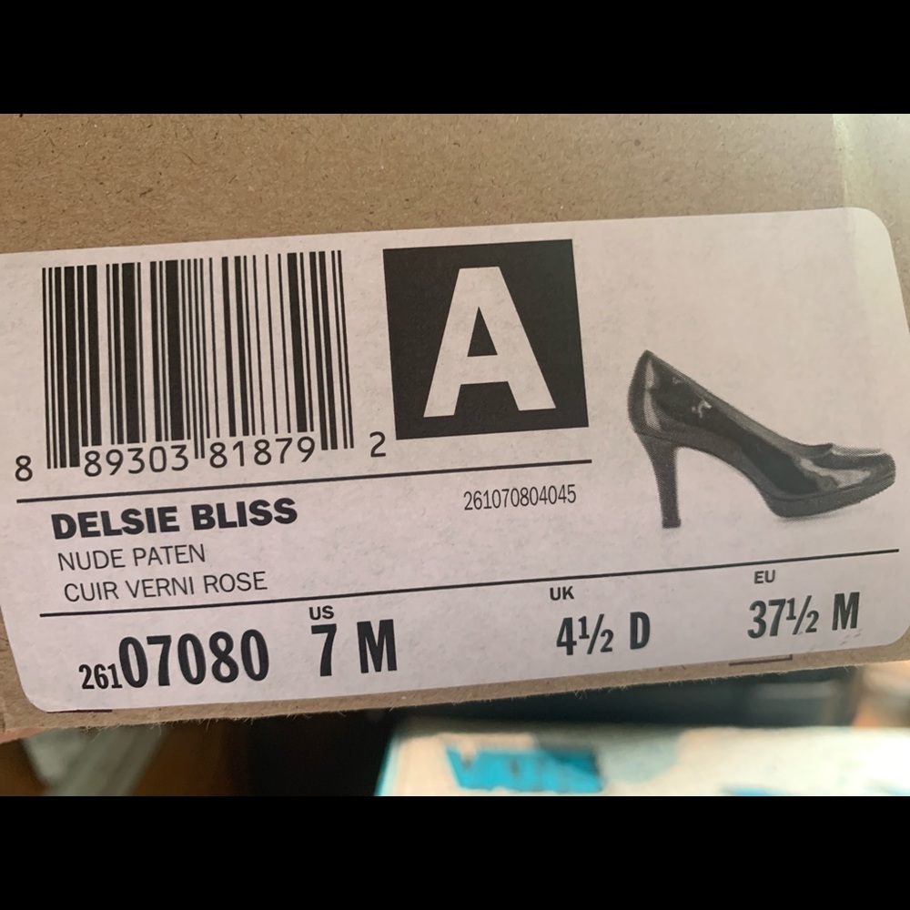 Clarks Jenness Glory Nude leather